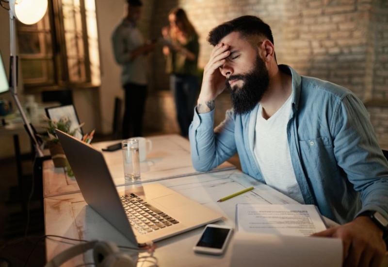 10 alarmantnih znakova burnouta na poslu i kako ih suzbiti